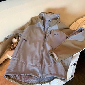 Patagonia fleece lined full zip jacket